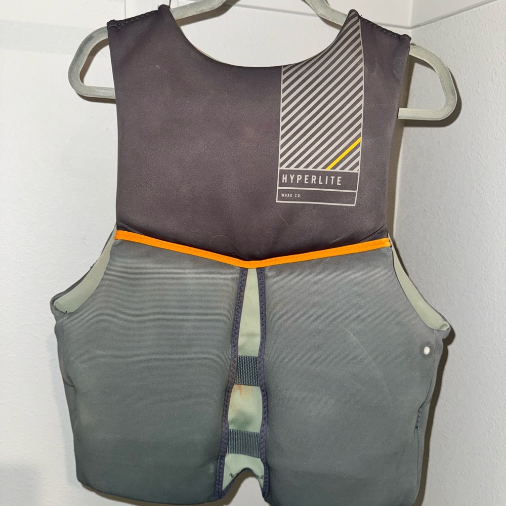 Hyperlite Gray Watersports Vest - image 2